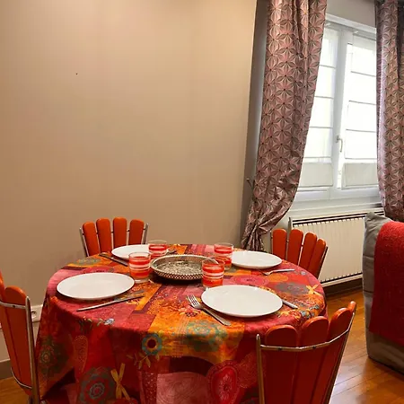 Apartment Cosy Stains